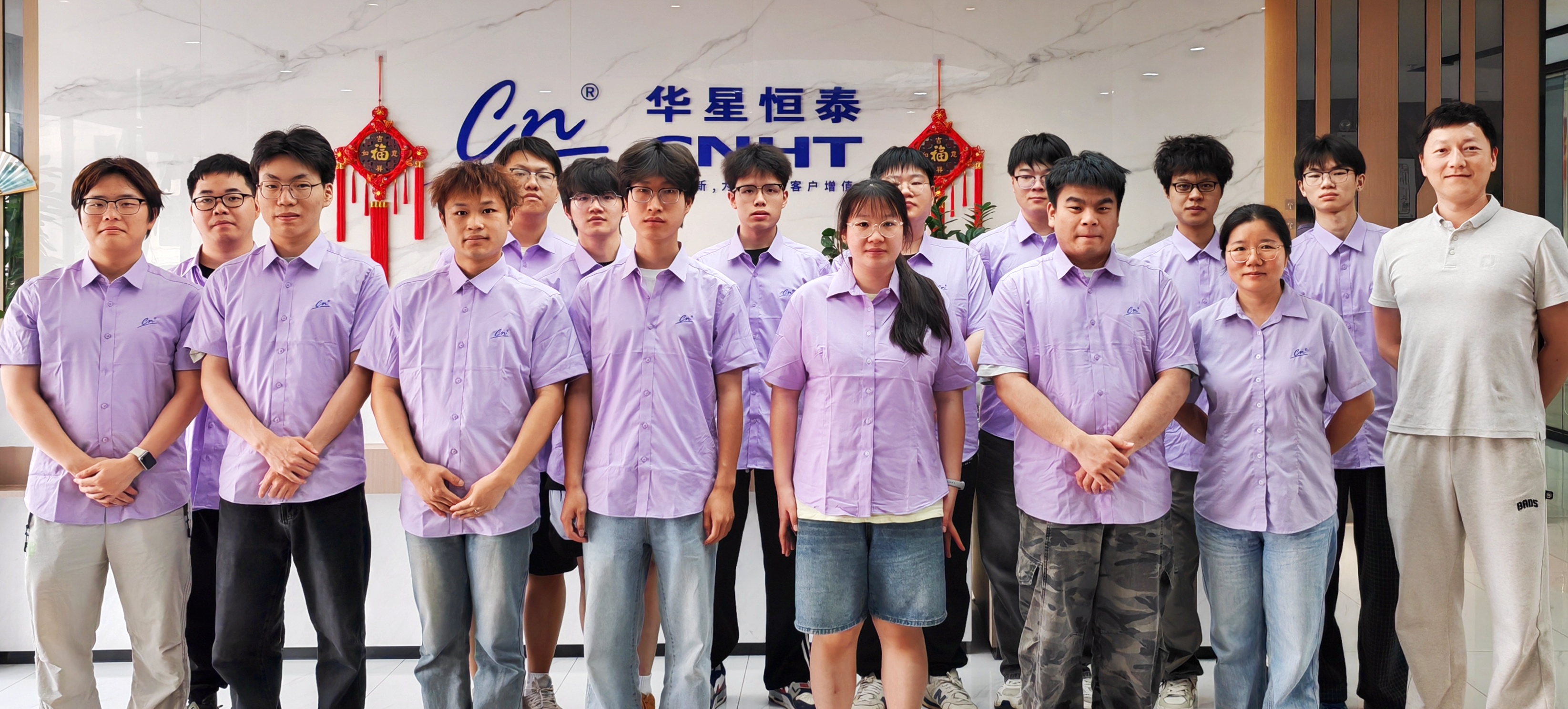 智能工程学院首批学生入驻泰华智能科技，开启产教融合实习实训新篇章
